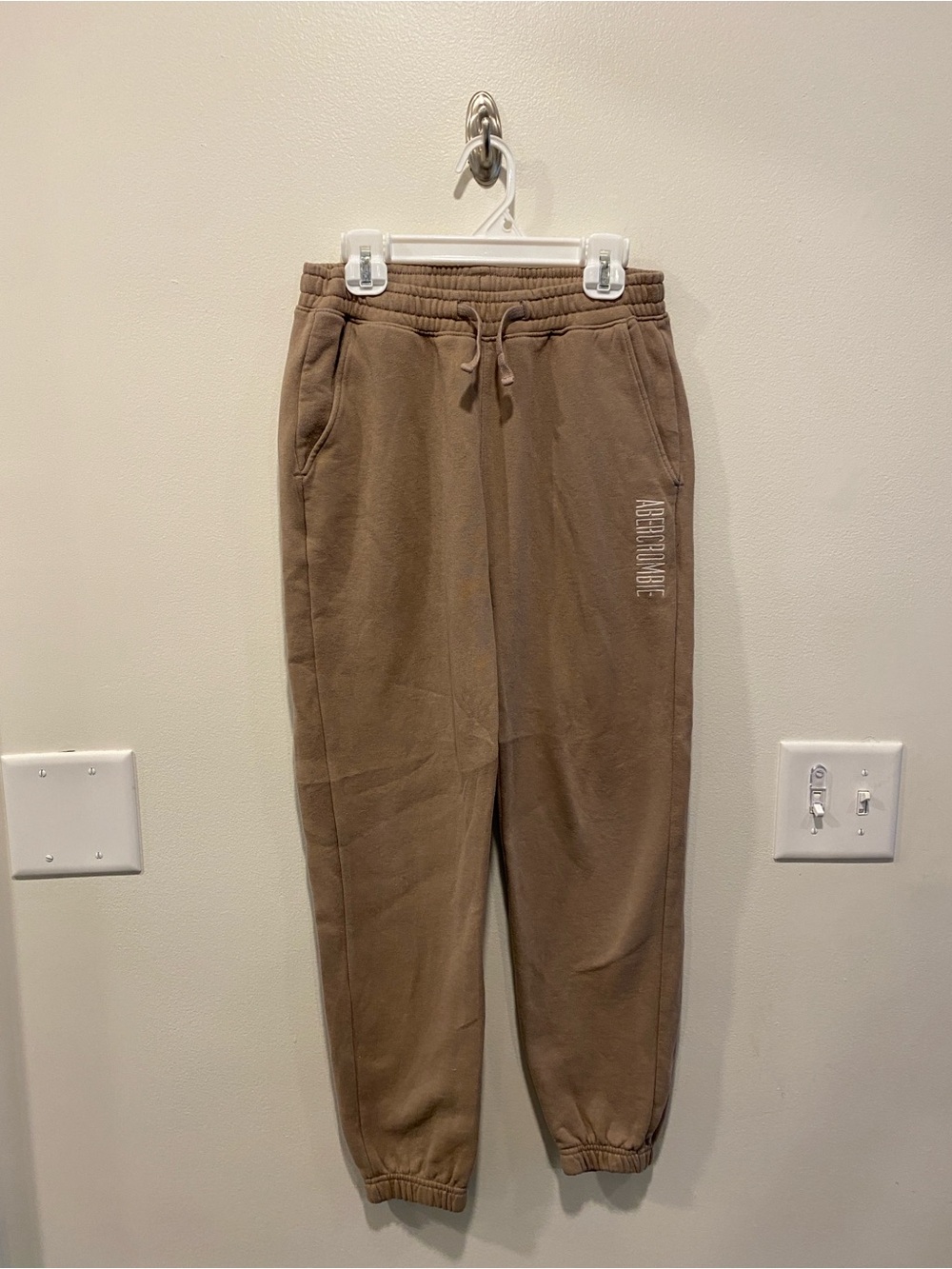 Abercrombie kids sweatpants in size 11/12 functional drawstring waistband tan